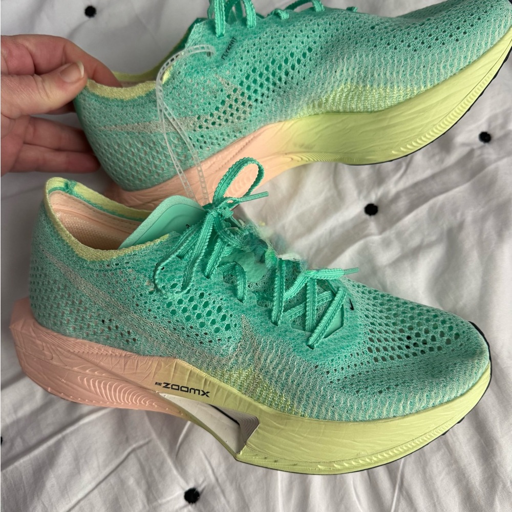 Nike Women's Aqua and Pastel Yellow Athletic Shoes